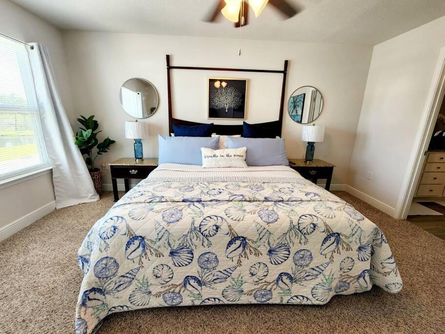 Entire Home- Gorgeous 3br Townhome Pool, Grill, Washer, Dryer, 2 Free Drive Up Spaces Sleeps 6 Close To Everything Pcb! * Panama Stadt