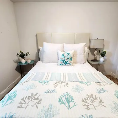 Coastal Oasis: 3BR Townhome with Pool near PCB Attractions Panama City Beach Exterior photo